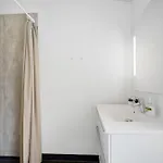 Awesome In With 4 Bedrooms And Internet
