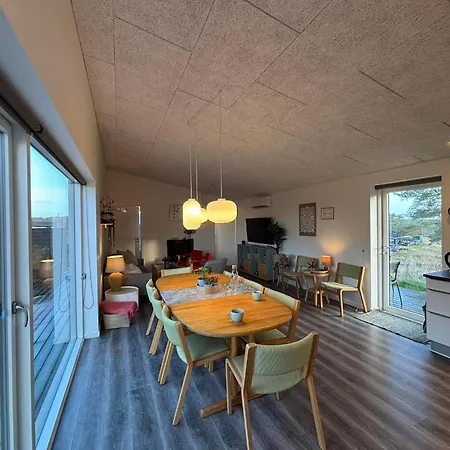 Casa de Férias Awesome In With 4 Bedrooms And Internet Ebeltoft